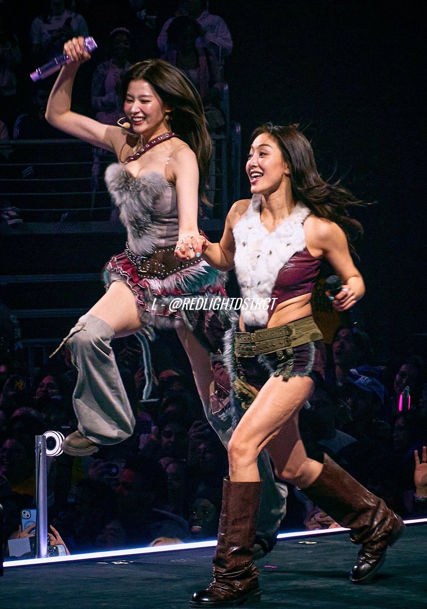 ؘ (@twsnmily) on Twitter photo 