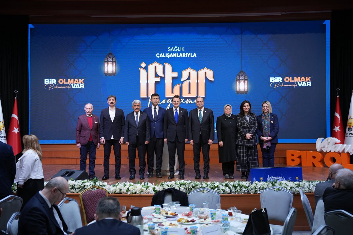🌙 İstanbul | Sağlık Ailesi İftar Buluşması

Ramazan’ın ikinci iftarında bu kez <a href="/akpartiistanbul/">AK Parti İstanbul</a> İl Başkanlığımızda, sağlık camiamızın kıymetli mensuplarıyla aynı sofrada buluştuk.

<a href="/TBMMresmi/">TBMM</a> Sağlık Komisyonu’nda görev yapan İstanbul milletvekillerimiz, İstanbul İl Sağlık Müdürü