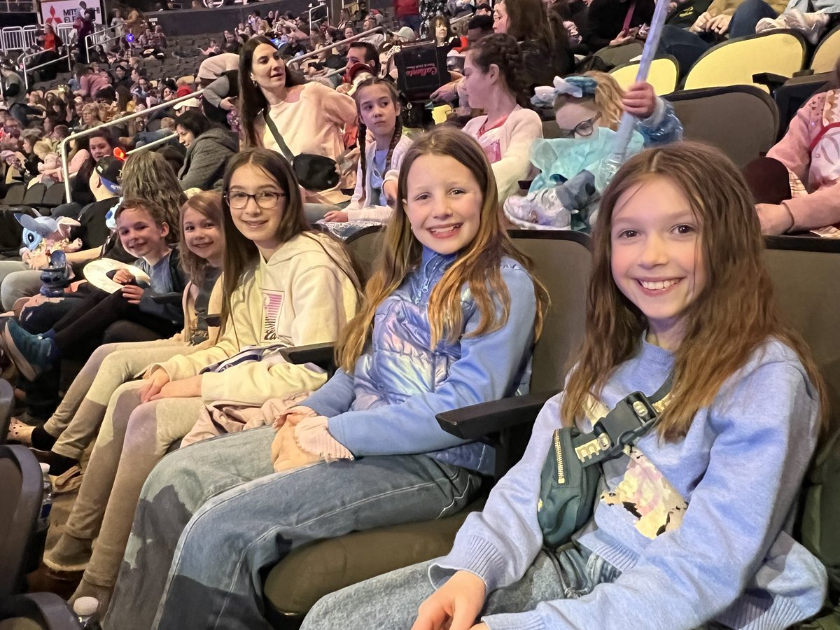 ETidwell02's tweet photo. @DisneyOnIce https://t.co/4Fk012Jyv6