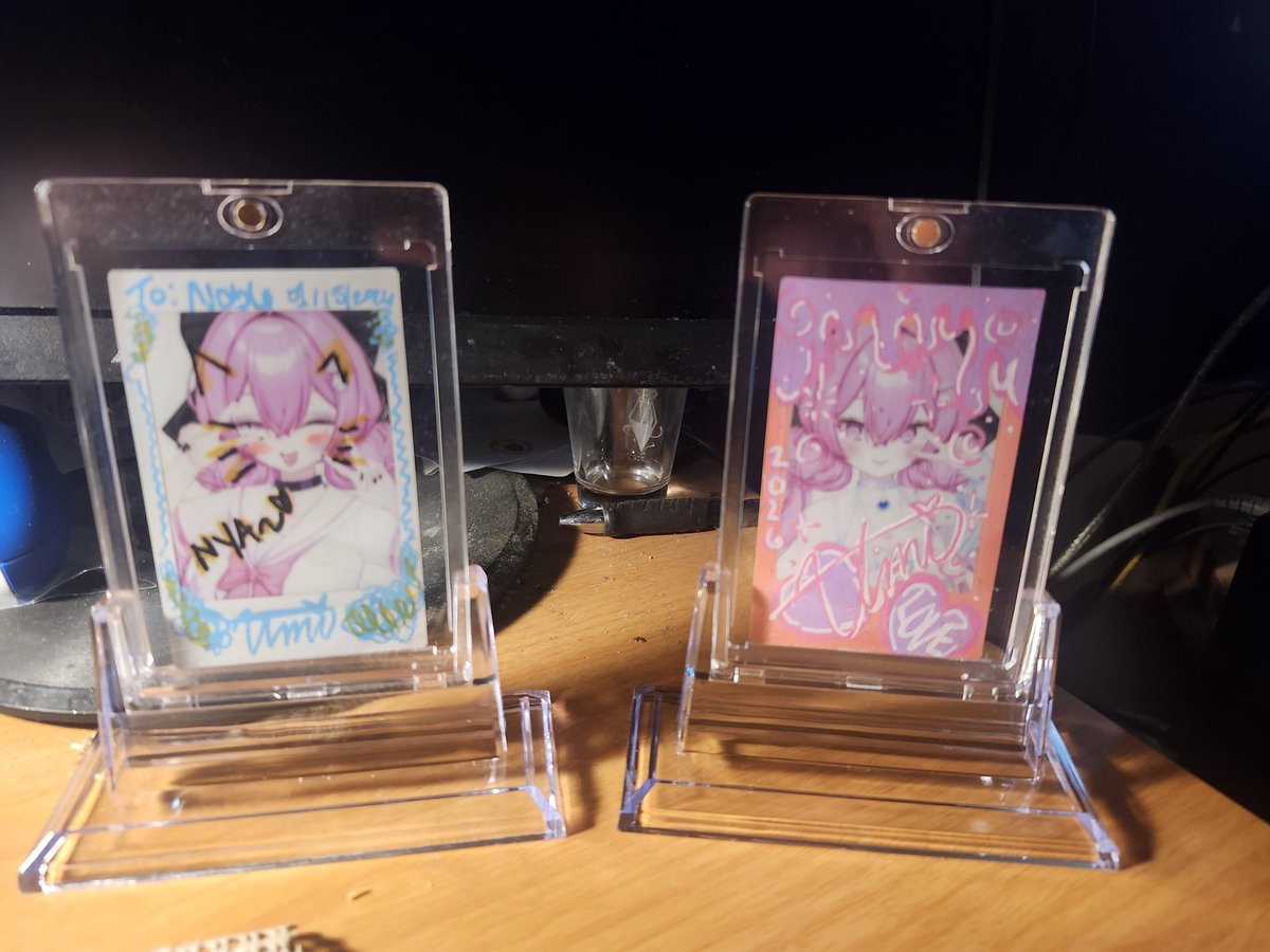 I got a set of trading card holders to display my chekis in!
#kyokullection