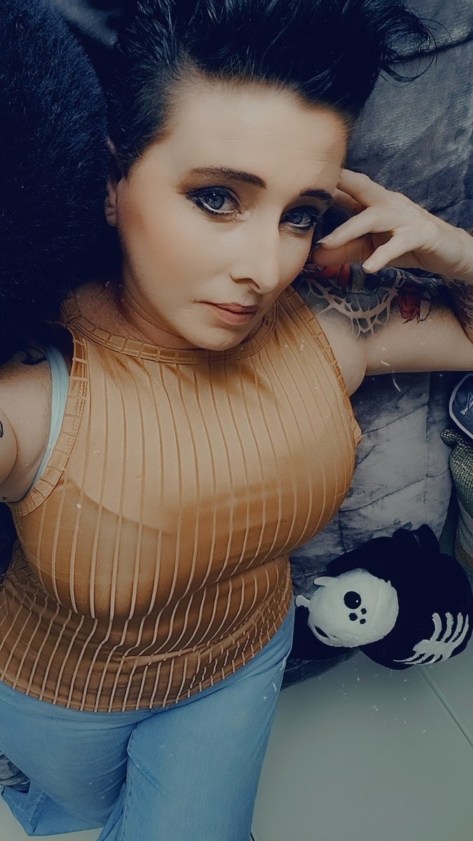 DzintraSullivan's tweet image. Off to see what mischief I can find on this glorious Saturday. 
🩷 #Z