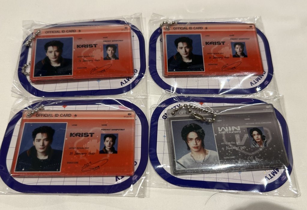 譲渡】 RISER CONCERT gasha 譲）Krist三枚、Win一枚 求）1100円/枚