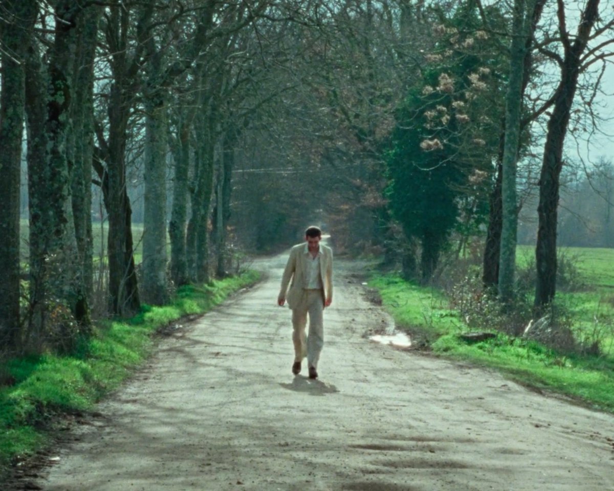 favdickinson's tweet image. this italian aesthetic in la chimera