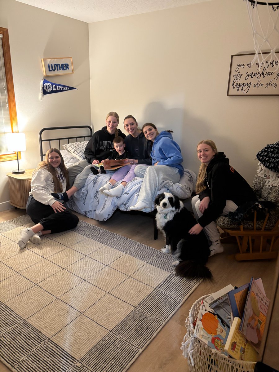 Decorah Girls Basketball tweet media