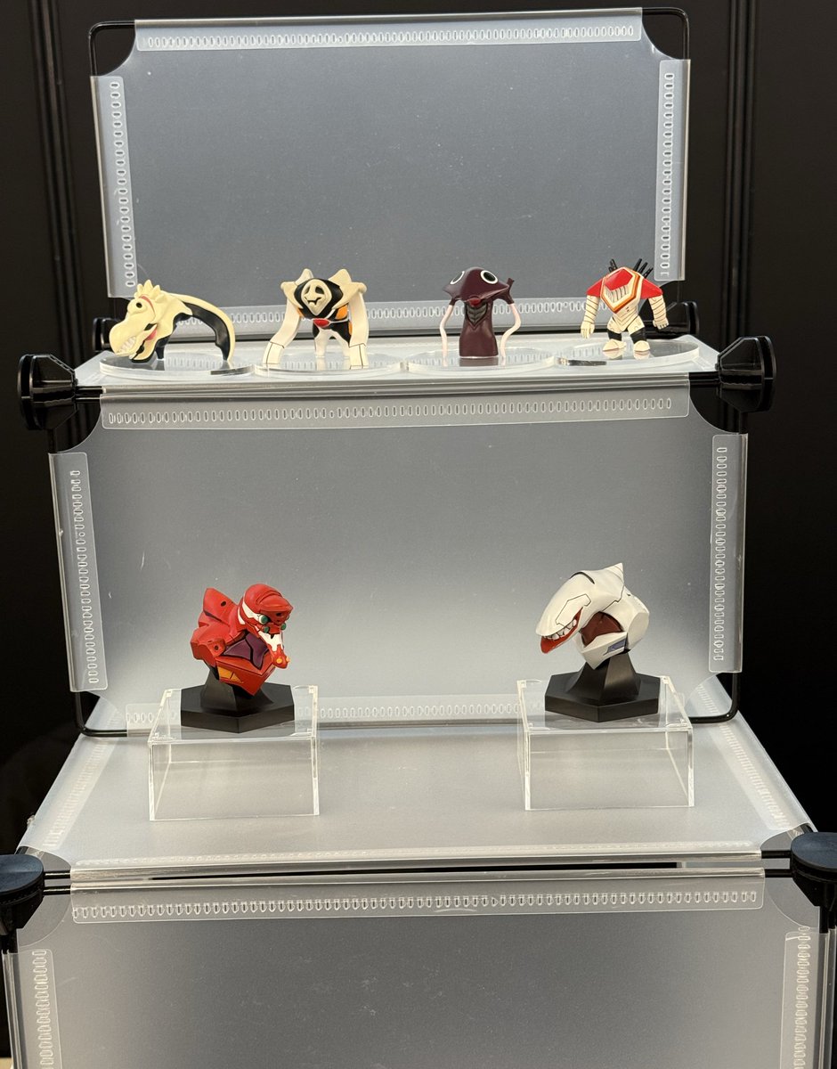 ファンズマーケット設営完了しました！
今日の朝6時まで塗装見本頑張ったので何卒よろしくお願いします！！

今回限り、この機会にお迎えいただかないと絶対に後悔する値段設定です…！

#エヴァフェス #エヴァ30