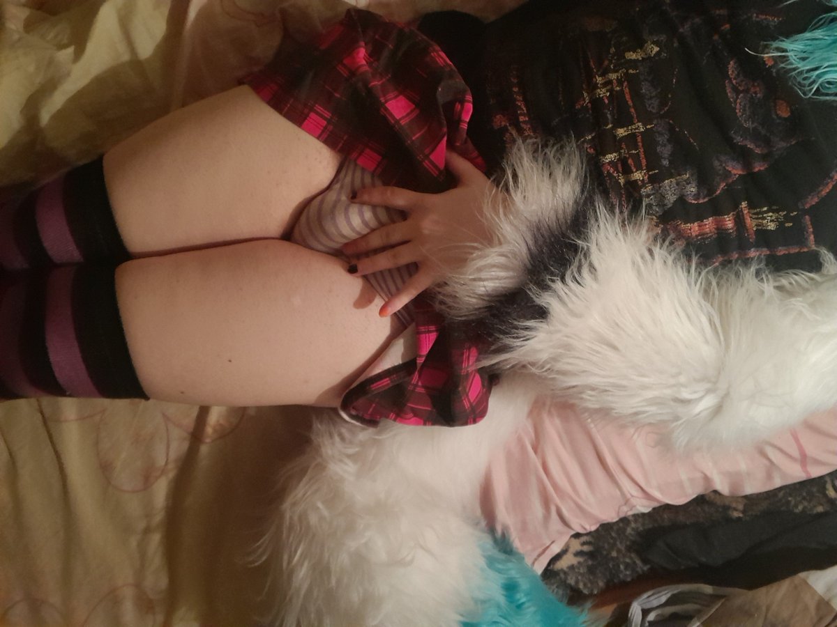 lingling_fox's tweet photo. Sometimes i wish someone would play with me real rough ;3

#femboy #furry #suggestive #nsfw https://t.co/7RfAv1JUAa