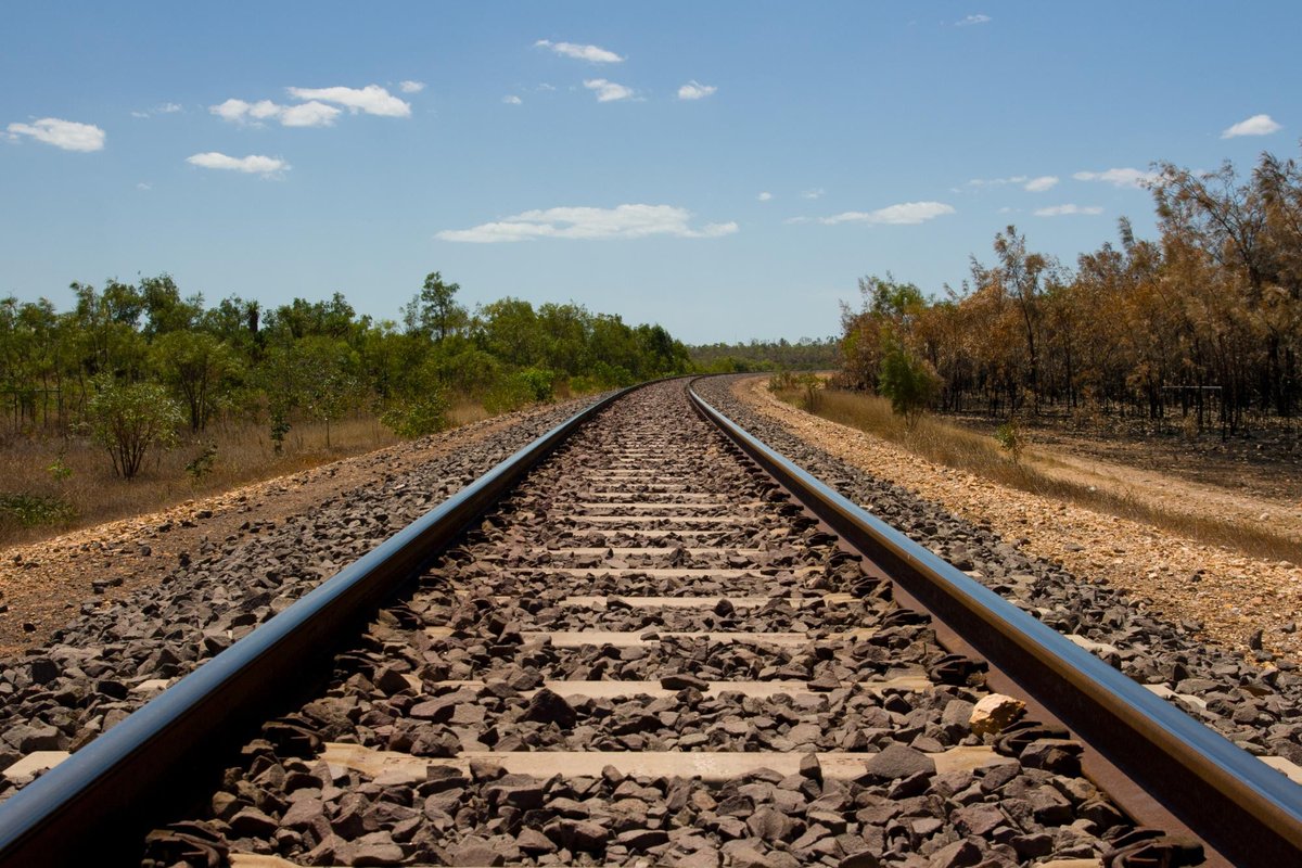 Revista_IDM's tweet photo. 🚆🚧🎥 Presenta Secretaría de Infraestructura los avances en la construcción de los trenes de pasajeros https://t.co/mPiYo1kXvH @Claudiashein @SICTmx @andreslajous @TrenesMX https://t.co/jQu4Y7DKfY