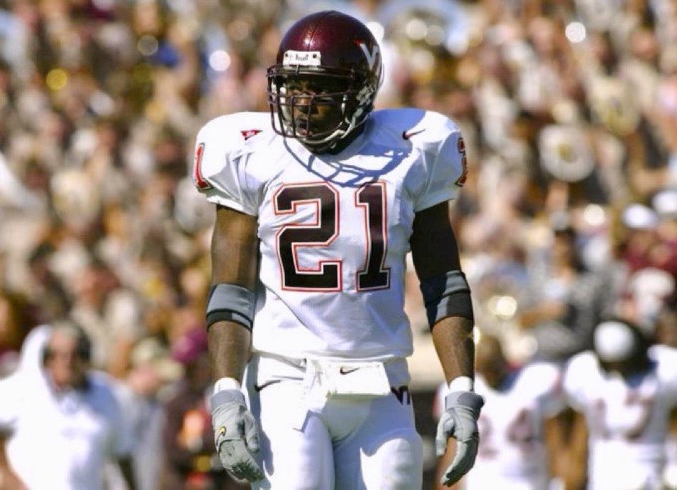 Bluegrass504's tweet photo. Happy Birthday, Michael Crawford!!
ππππππππππ
Michael Crawford, of Baltimore, MD, led the #Hokies with 131 tackles in 2003. He had a career-high 18 tackles in the #Hokies 35-19 win over Texas A&M.
#MD2VT π¦ #LunchPailD πΌ https://t.co/5zfeYEnrkE