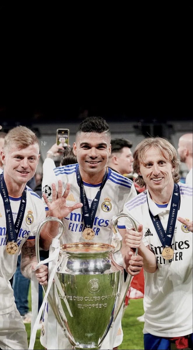 Jutro od razu po meczu z Osasuną odpalam pokój. 
Będzie o grze, składzie i kontuzji Huijsena
#BernabéuTalks