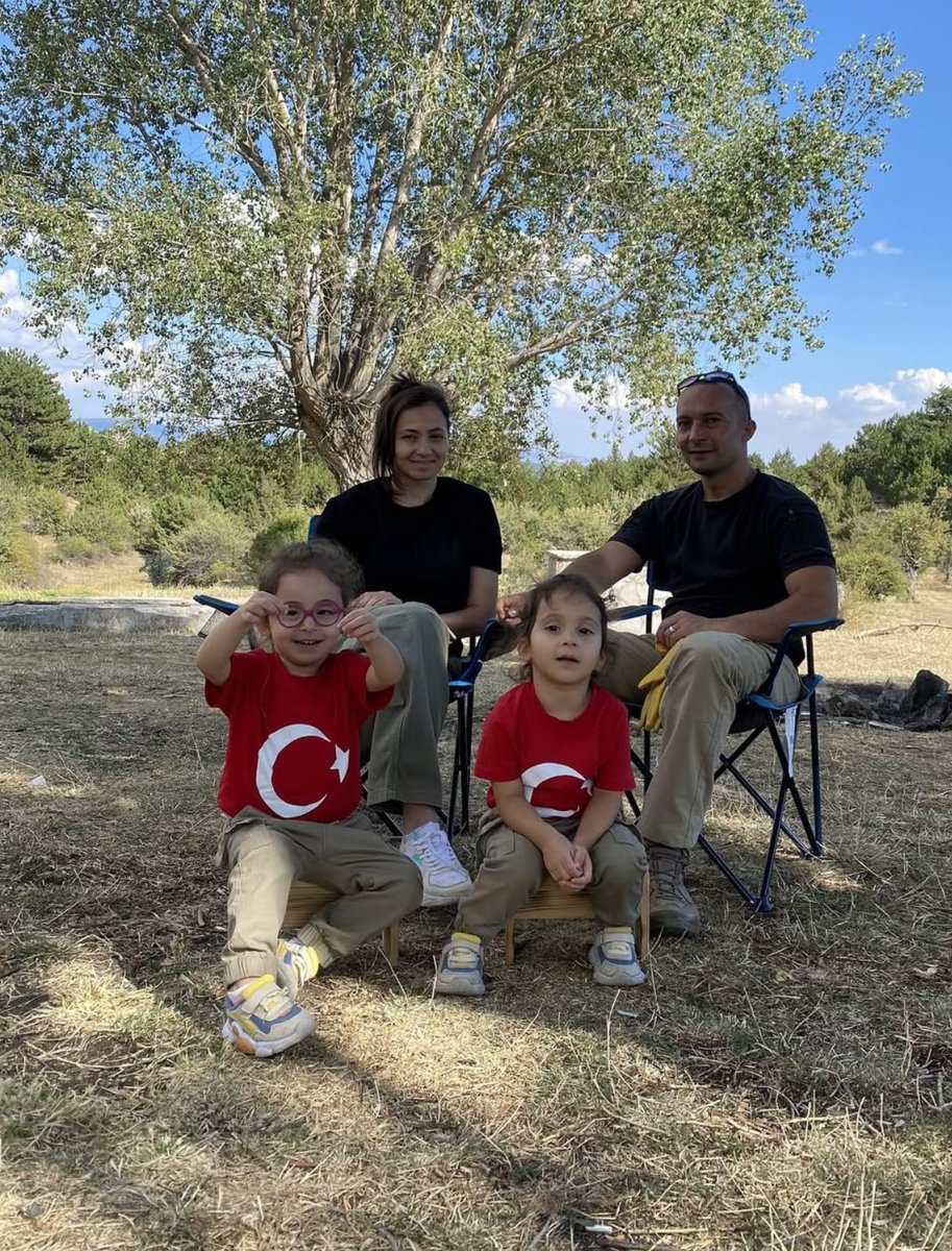 biiiihatcik's tweet photo. İnsanın kalbinin dayanamadığı şeyler.. https://t.co/Ft7tY5B1yj