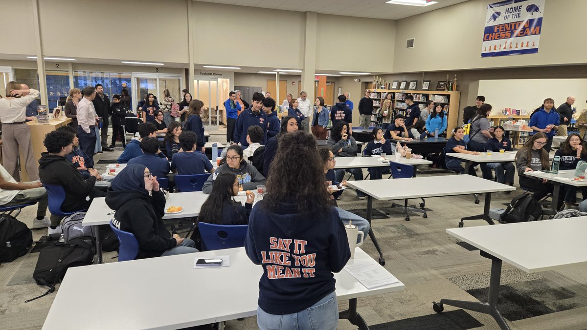 Fenton HS Dist. 100 tweet media