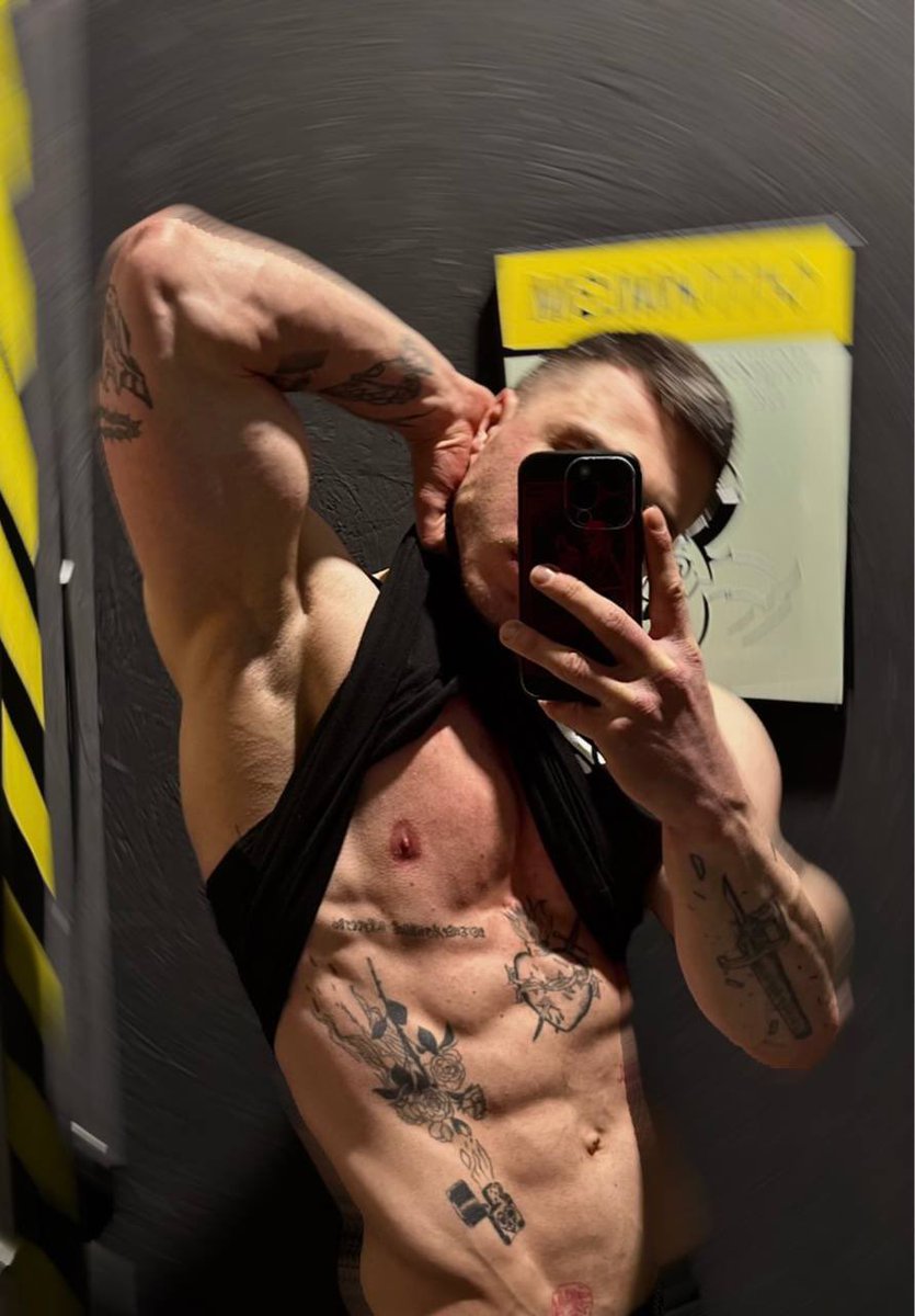 irontor99's tweet photo. Guys, share your experience 👇
How do you train your abs? 💪🔥
Drop your routines, tips, or favorite exercises in the replies ⬇️
Let’s build that core! 😎🏋️‍♂️
#gay https://t.co/tzzTv8hWaB