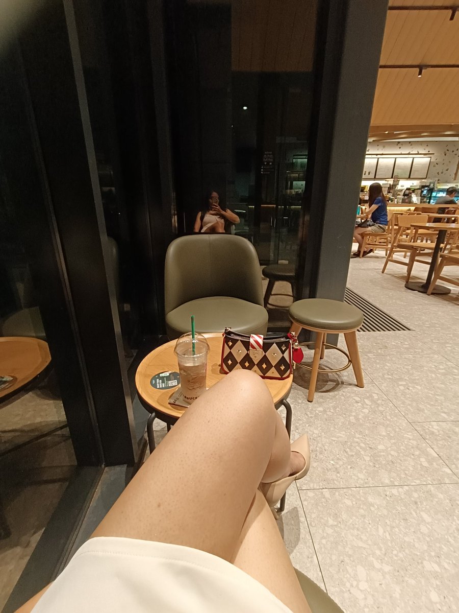FahUyeh's tweet photo. มาเลี้ยงแฟหน่อยจั๊บบบ🤪 https://t.co/1vXA35P8V6