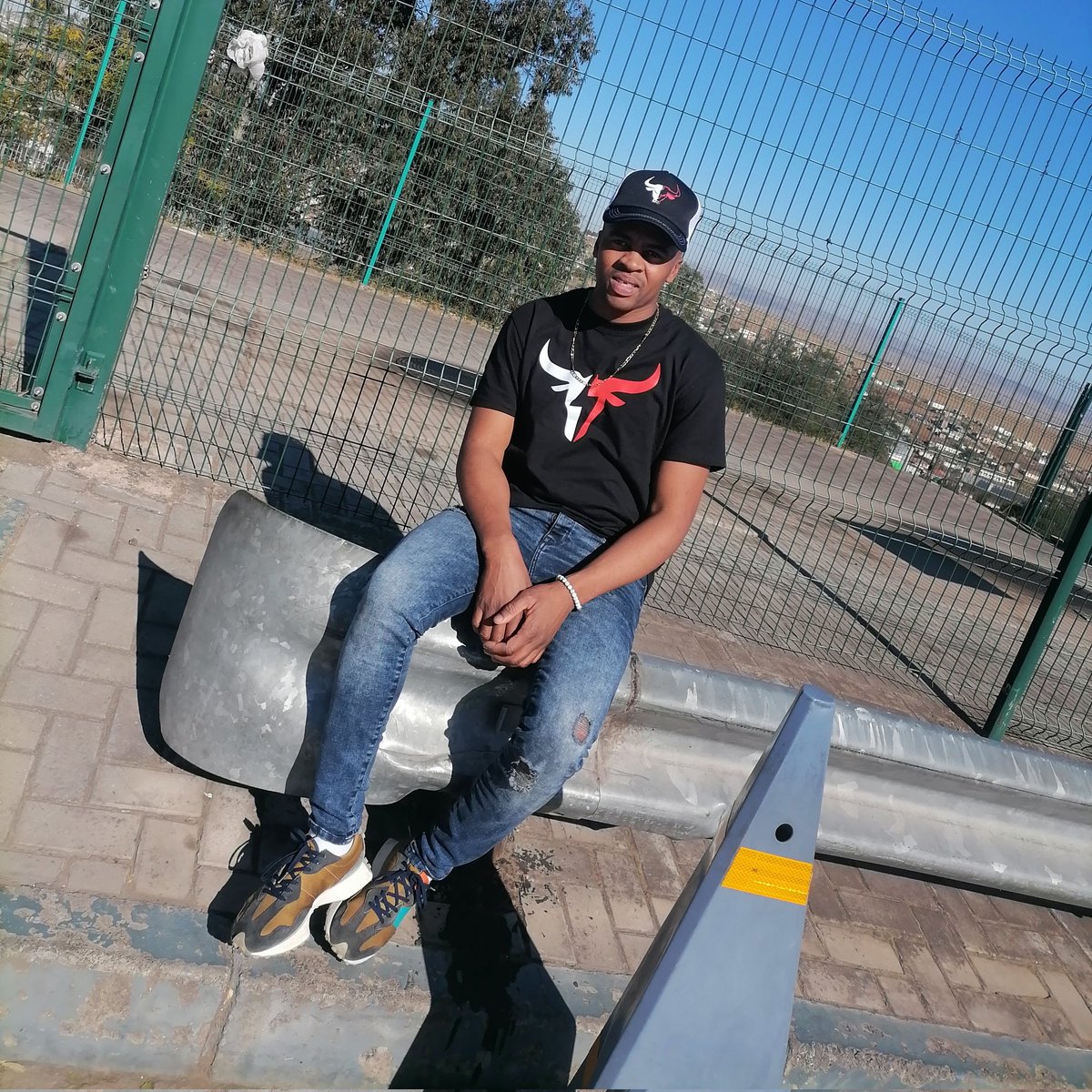 Lindoh_Mr's tweet photo. #NewProfilePic https://t.co/QYHorhgsfi
