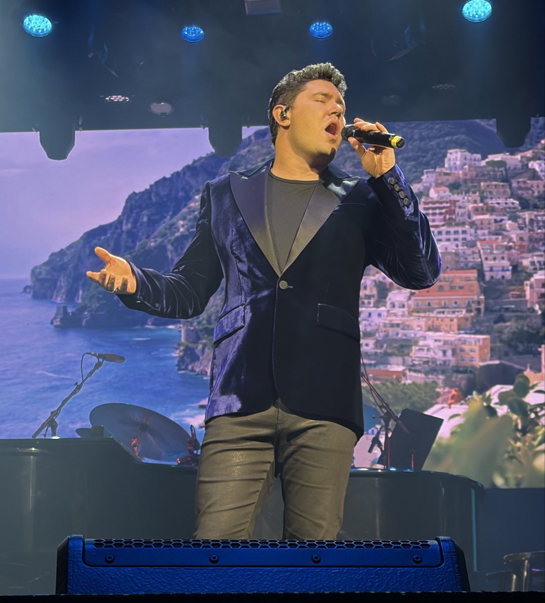 cindytsmith's tweet photo. @Dearme2_ @DanielEmmet !! Loved being on David  Foster’s  “Hitman” cruise last month and seeing Daniel daily in concert!!! https://t.co/gQ20mn0rSS