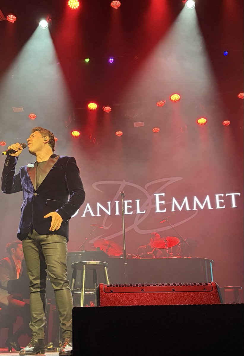cindytsmith's tweet photo. @Dearme2_ @DanielEmmet !! Loved being on David  Foster’s  “Hitman” cruise last month and seeing Daniel daily in concert!!! https://t.co/gQ20mn0rSS