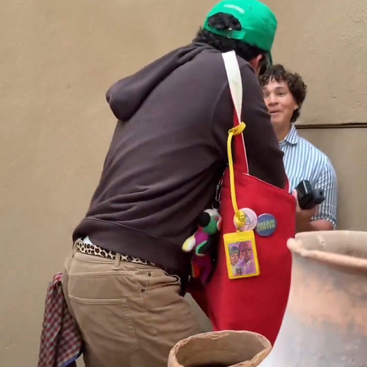 BAD BUNNY HAD THE ICONIC JOOHEON HYUNGWON UNIT PHOTOCARD ON HIS BAG??????