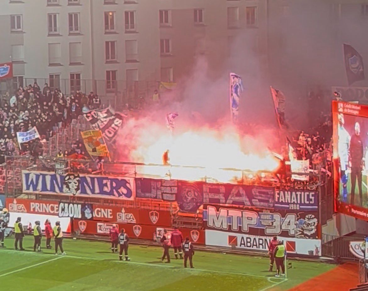 champ1om's tweet image. 🔥 Le parcage marseillais en feu à Brest ! 
ALLEZ L’OM ! (@karimattab1) #TeamOM