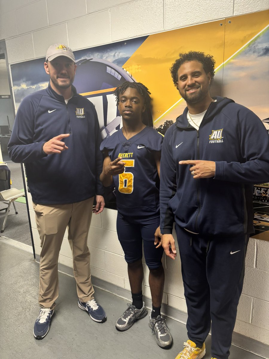 getontheisland1's tweet photo. Went on an amazing visit to Averett University and #AGTG bless to receive a offer from Averett University @AJames_11 @CoachQuinn19 and @AverettFootball
Excited for the opportunity https://t.co/upnYE6fLiZ