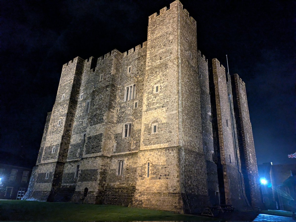 alanrevel's tweet image. Dover Castle - home for the weekend.

#englishheritage #kent #dover #dovercastle @EnglishHeritage