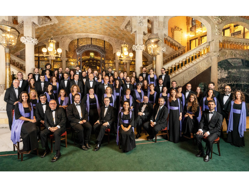 gencat's tweet photo. 🇺🇸 Debut històric de l'@Orfeo_Catala i el @CorCambraPalau a Los Angeles, sota la batuta de Gustavo Dudamel.

🎵 Aquest cap de setmana interpretaran la 'Missa Solemnis' de Beethoven amb la prestigiosa Orquestra Filharmònica @LAPhil al Walt Disney Hall. https://t.co/t0xsV3zhf2 https://t.co/tnJsgH63u7