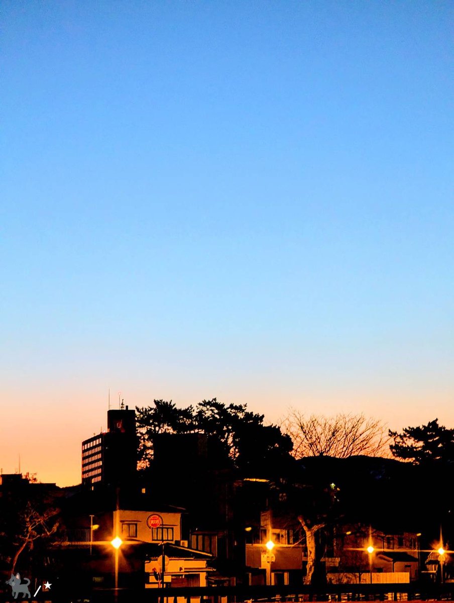 𖥸𖦥𖧡𓇬𓂂𝙶м𓇬𓂂𖦥𖧡(*´▽｀)ﾉﾉᐝ♡  ̖́-

朝日出る前の空です⚘⡱
𓂂𓇬犀川 御影橋から見た景色𓇬𓂂

いつもありがとうございます◌𓈒𓐍
ฅ( ꈍ ᴗ ꈍฅᵗᑋᵃᐢᵏ ᵞᵒᵘ ¨̮♡

お仕事の皆さま
今日もゆるり𓂃 𓈒𓏸と
無理なく✊🏻 ̖́-

お休みの皆さま
3連休いっぱい楽しんで下さいませ⚘⡱