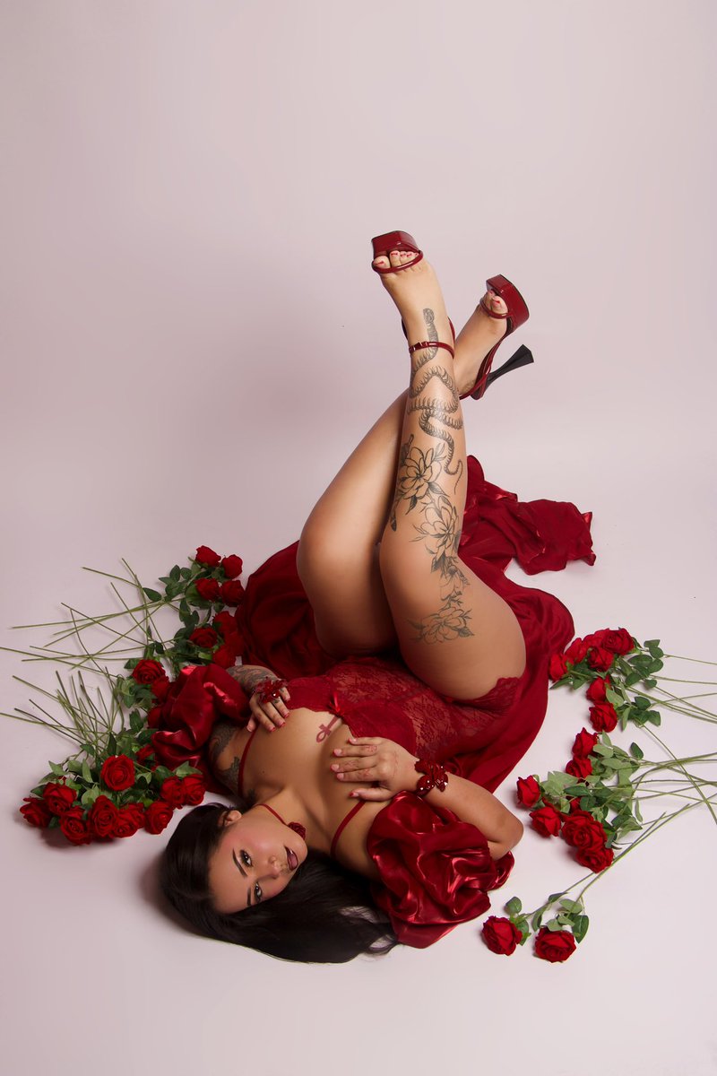 pettymoochie's tweet photo. Xoxo 🥰 https://t.co/2nvsaFnrBN