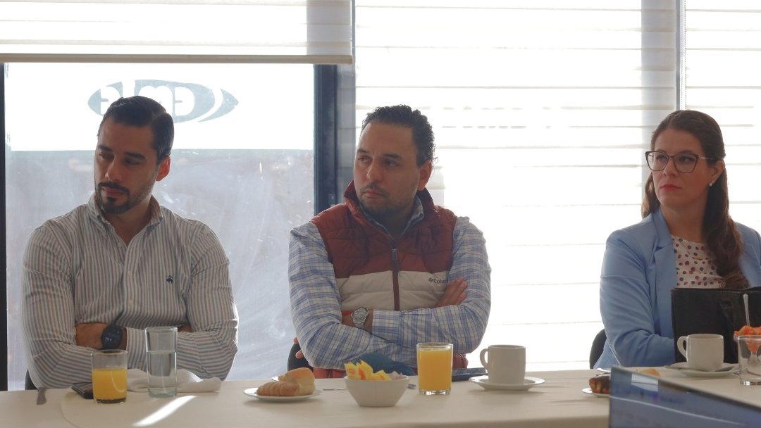 En reunión de trabajo de la Vicepresidencia de Obra Privada y Nuevos Mercados se dialogó con los afiliados acerca del Foro de Obra Privada que celebraremos próximamente, así cómo de las oportunidades de negocio vigentes y la importancia de contar con la Validación FIC.