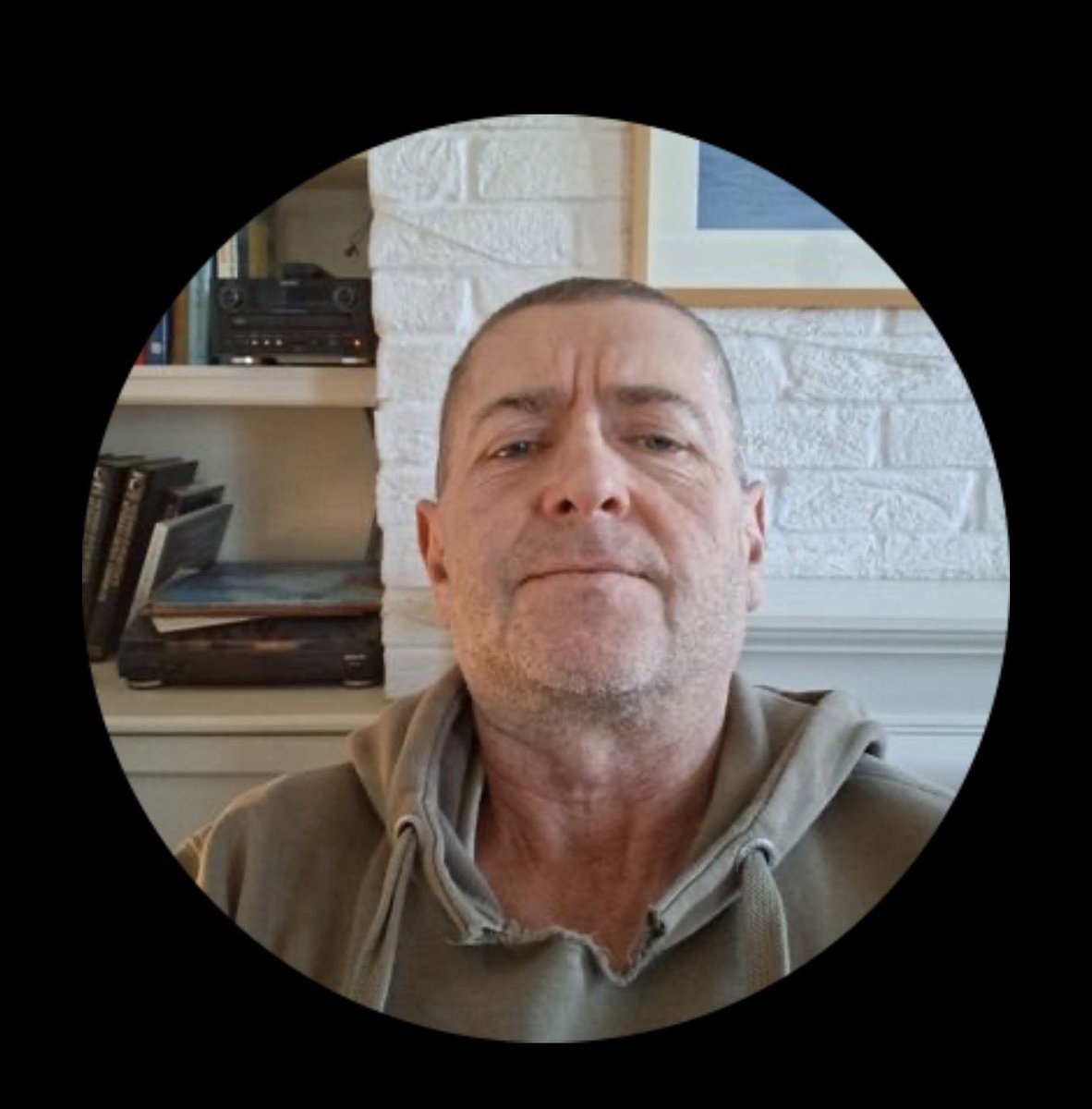 I know you’re not talking about my looks you look like the reason we banned Roblox on our kid’s iPad.