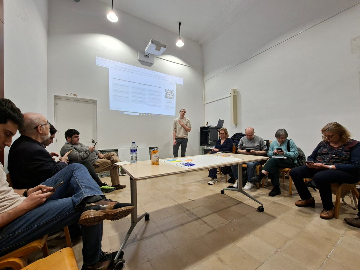 Una casal d’entitats, un auditori o un museu de la història del barri, possibles usos del futur Espai Diputació.
Al #SantsMontjuïcAlDia escoltem reportatge amb <a href="/marina_domgz/">🅜 🅐 🅡 🅘 🅝 🅐</a> de la sessió amb entitats i veïns.

🎧Audio👉open.spotify.com/episode/0oyiqe…
📰Notícia📸👉el3.cat/noticia/155495…
