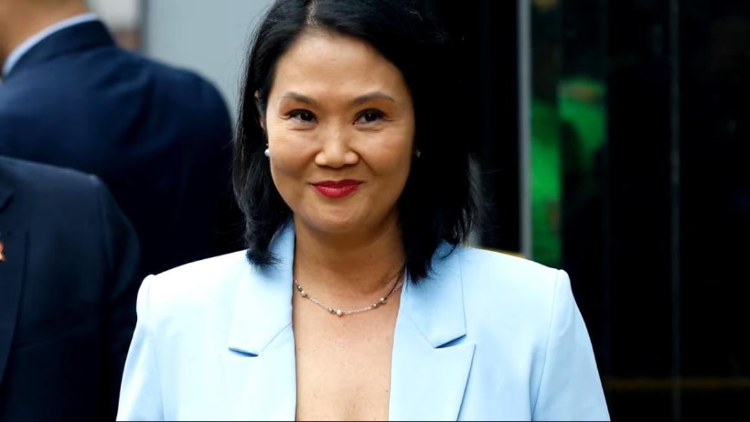 Mi voto es para Keiko Fujimori, jugó limpio, lo advirtió, y Porky terco la cagó dos veces. Las dos veces con Norma Yarrow, y la mantiene de vicepresidenta. Oe, jódete Porky de mierda!