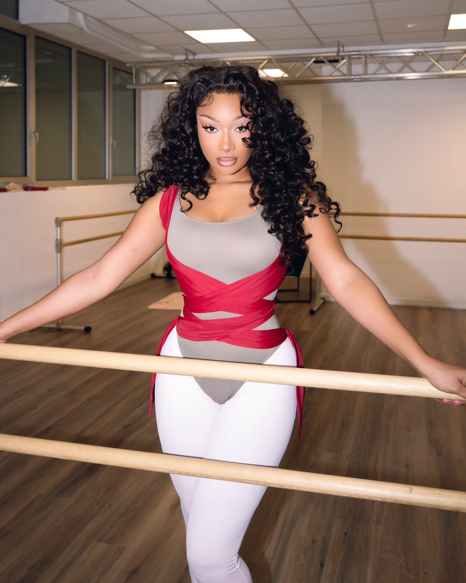 TINA SNOW tweet media