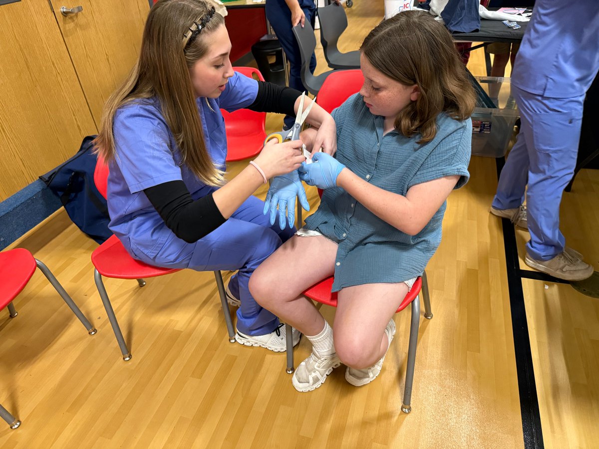 Future healthcare leaders in the making! TECC-East students loved partnering with <a href="/BridlewoodES/">Bridlewood ES</a>  to share hands-on Health Science experiences. #OneLISD #OneChoice #CTEMonth <a href="/lisdcte/">Career & Technical Education Lewisville ISD</a>