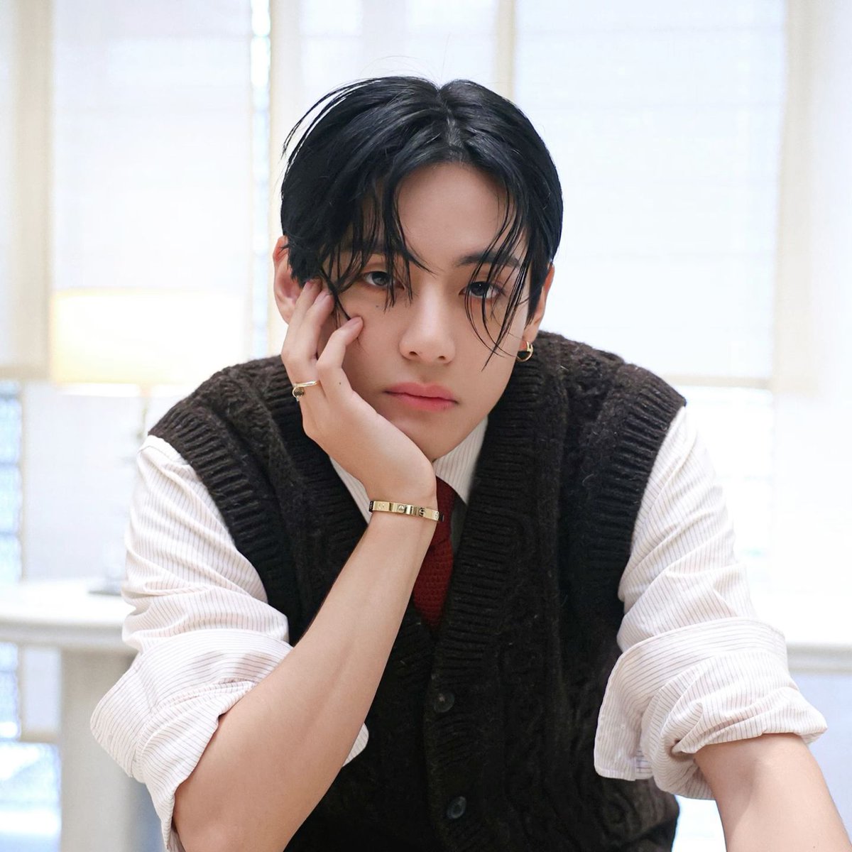 april_nat's tweet photo. 💜Taehyung is the kindest and most wonderful person!💜
And may all the trash stay away from him!👊👿

WE LOVE YOU TAEHYUNG 
ALWAYS WITH TAEHYUNG 
WITH TAEHYUNG TILL THE END
WE PURPLE YOU TAEHYUNG
BORAHAE KIM TAEHYUNG
YOU ARE THE BEST TAEHYUNG
#BTS #Taehyung #김태형 #V #뷔 https://t.co/EXfInV1NEE