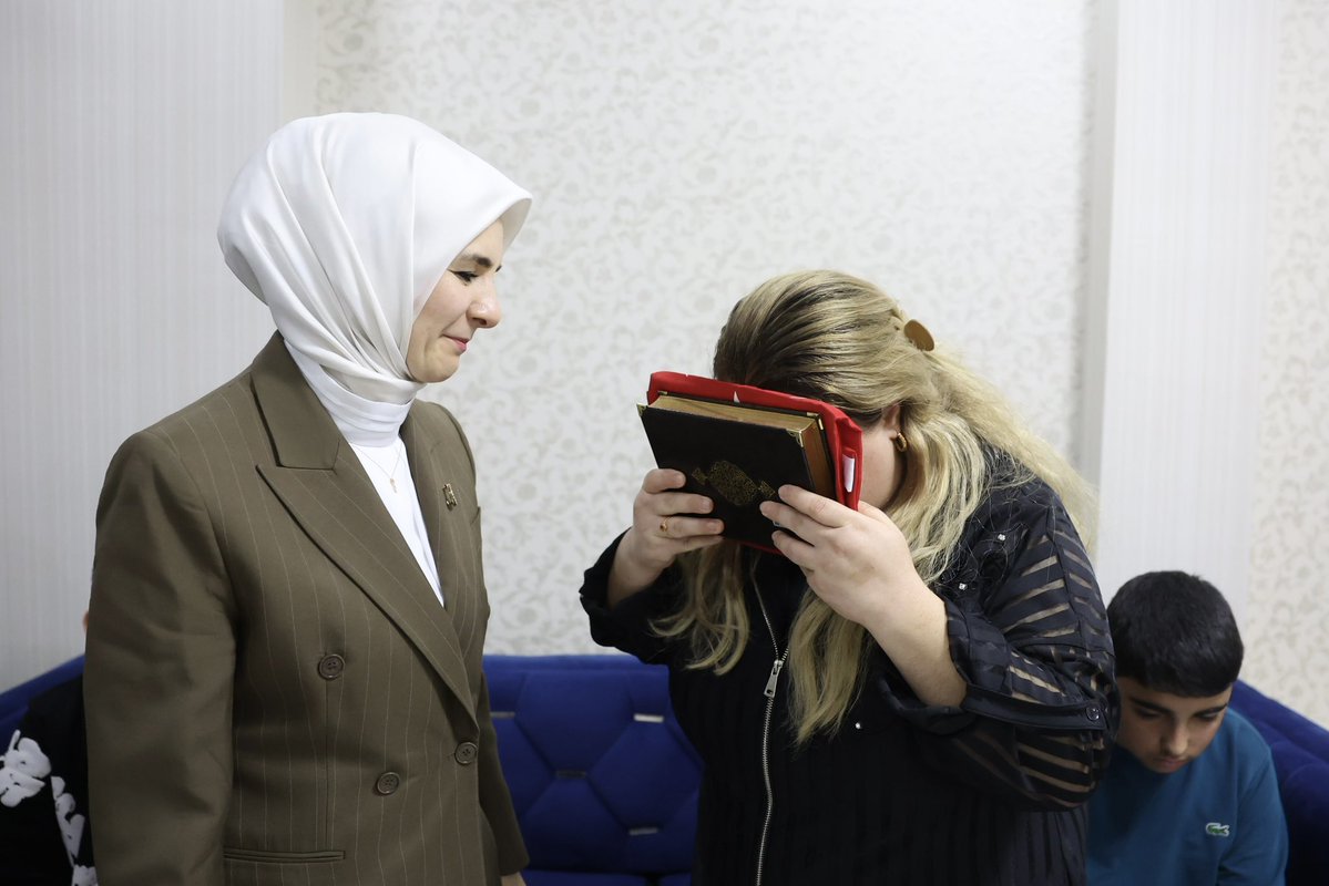 📍 Şanlıurfa

2019 yılında Tunceli’de gerçekleşen terör saldırısı sonucu şehit düşen Ferdican Altunkaş’ın kıymetli eşini ve evlatlarını ziyaret ettik, şehidimizi dualarla andık.

Bu topraklarda güven ve huzur içinde yaşayabiliyorsak, bunu canlarını vatan uğruna feda eden aziz