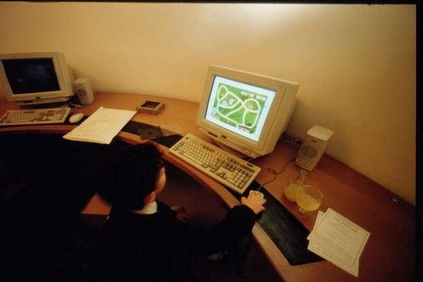 Old Screen tweet media