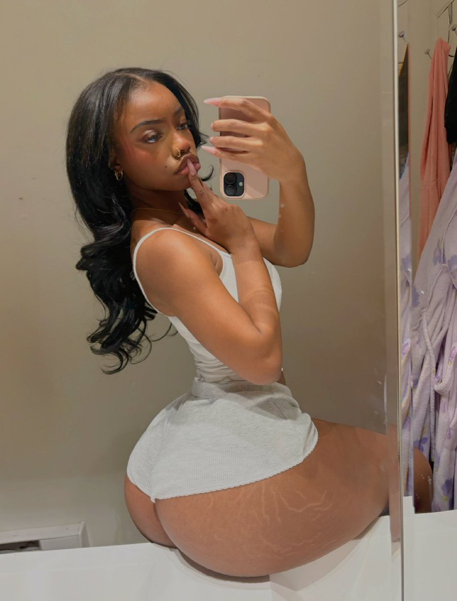 Londie London tweet media