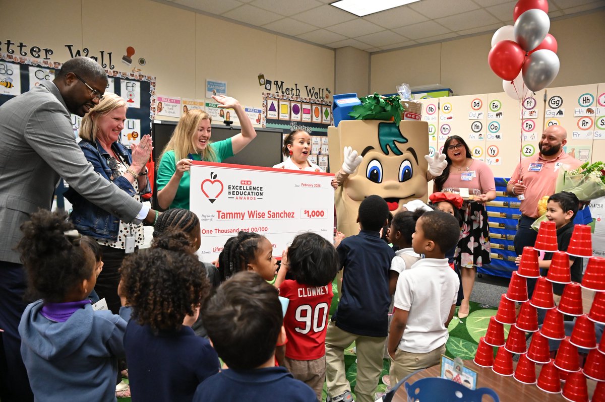 AliefISD's tweet photo. Alief ISD proudly recognizes Alief Sneed Elementary School’s Tammy Wise Sanchez for being named a finalist for the H-E-B Excellence in Education Award in the Lifetime Achievement Elementary category!
Her unwavering dedication, passion for students, and lasting impact on education truly embody excellence. We are #AliefProud of the difference she continues to make every single day!