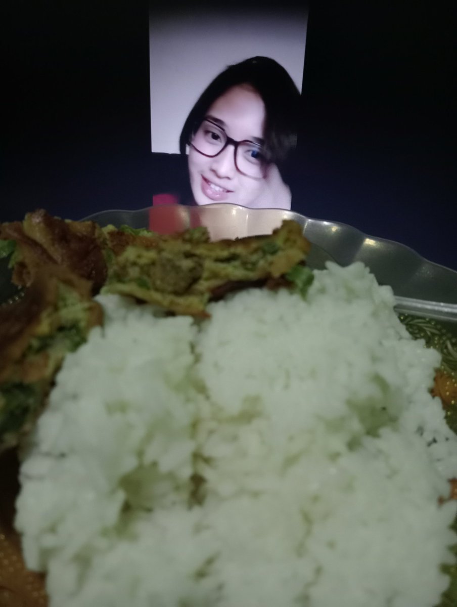 Sahur day 3,menu nya apa nihh? 
<a href="/C_OnielJKT48/">onyil🤓</a>
kalo aku si martabakk pake nasi hehee,semangatt kegiatann todayyy dan semangatt puasa day 3 nyaaa cantikkkk🫶🫶💙 

#NielSahurNiel #SahurDay2