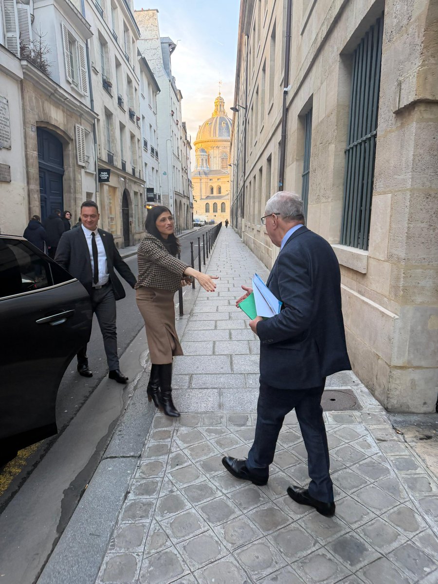 Éléonore Caroit tweet media