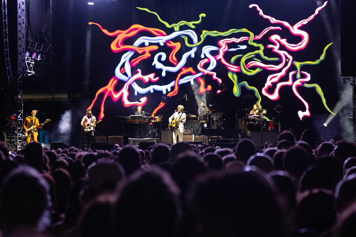 Crowded House tweet media