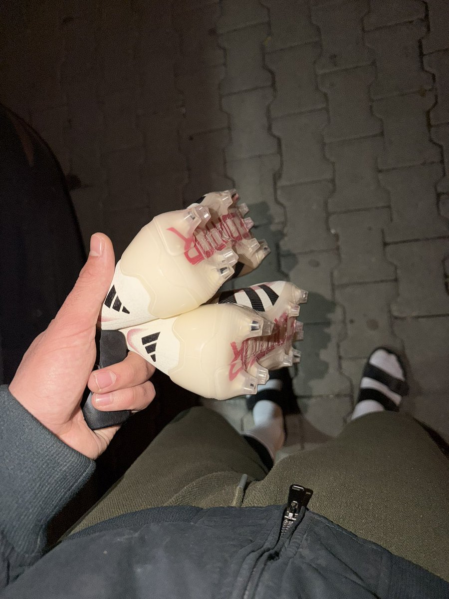 Bana krampon almış.. duygusal bir topum birkaç saattir