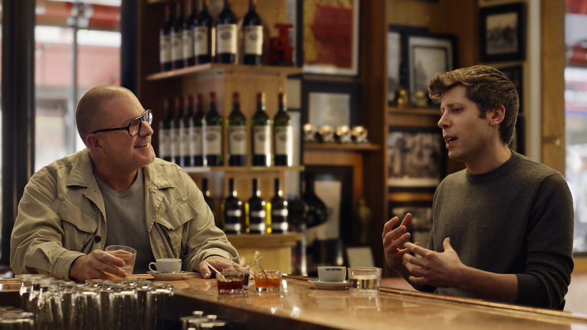 MacRumors.com tweet media