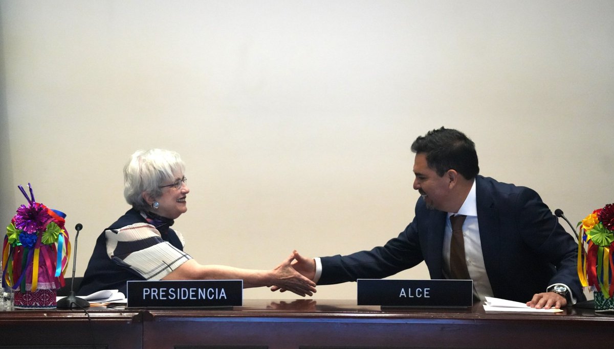 SRE_mx's tweet photo. 📸 La subsecretaria para América Latina y el Caribe, Raquel Serur (@RaquelSerur3), presidió la sesión plenaria de la primera asamblea general de la Agencia Latinoamericana y Caribeña del Espacio (ALCE), en la que se concretó lo siguiente:

✅ Se eligió a México para ejercer la presidencia durante un año;
✅ Se eligió al mexicano Oscar Freddy González como Secretario General de la ALCE;
✅ Se aprobaron los reglamentos internos;
✅ Se designó al Instituto Coreano de Investigación Aeroespacial (KARI) como asesor técnico permanente.

Las delegaciones participantes reconocieron el liderazgo de México y el potencial de la ALCE para promover la cooperación regional en materia aeroespacial.

🇲🇽🤝🌎