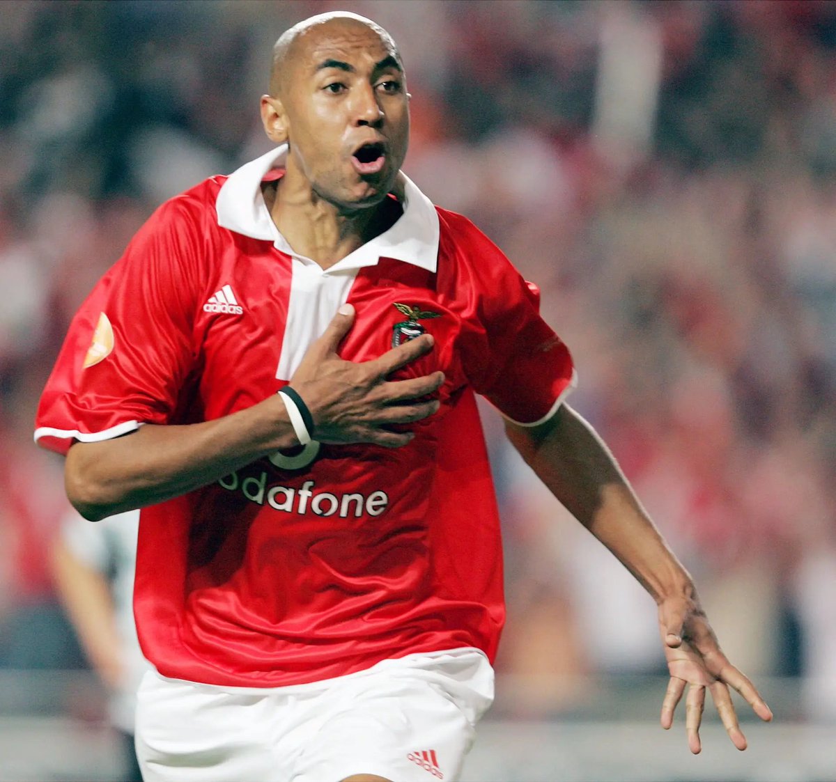 theMadridZone's tweet image. 🚨 Luisao (Benfica legend): "I spent a large part of my life at Benfica. I grew as a player, as a man, and as a captain. I won titles, experienced unforgettable nights, and defended that jersey with everything I had. Benfica is part of my history. And it is precisely for that