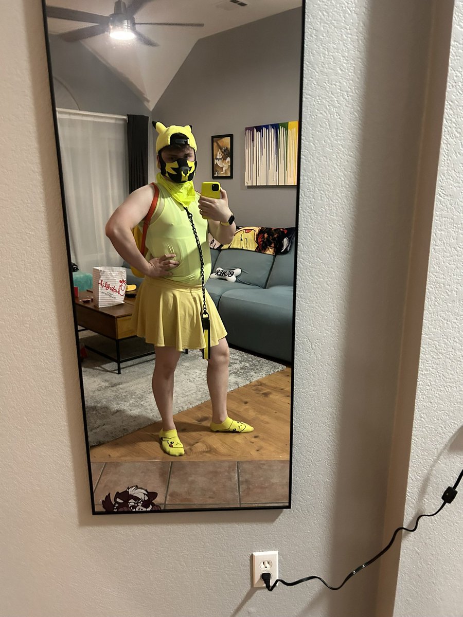 pupperlance's tweet photo. Any other puppies @ #lonestarfurcon? https://t.co/ZAfSS5E0kt