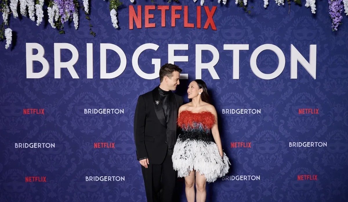 this being their signature pose is soo cute