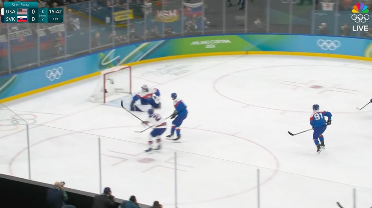 BR_OpenIce's tweet photo. DYLAN LARKIN, SHOT OUT OF A CANNON 🚨

JASON KELCE IS HYPED, THE USA IS UP 1-0 EARLY 🦅 https://t.co/1xc0YzF9Ay