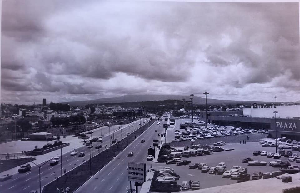 En abril de 1978 se anunció por parte del Gobierno del Estado la construcción del ambicioso Parque Juárez, el cual se presentó como "el pulmón más grande de la Ciudad". Este terreno era propiedad federal, y  era parte del cauce original del rio San Francisco.  #PueblaAntigua