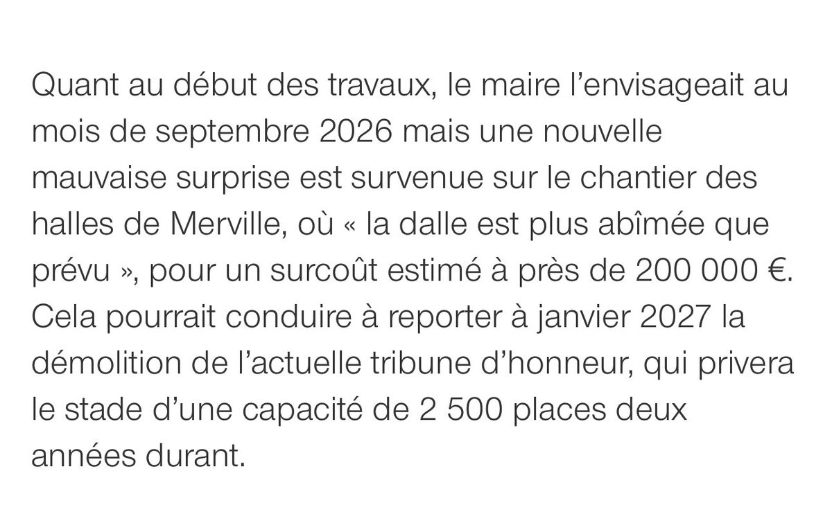 La tribune d’honneur au Moustoir c’est notre Line Renaud à nous… je peux vous assurer qu’elle va TOUS nous enterrer. Chaque année on nous annonce qu’elle va disparaître mais non, elle résiste. Tendres pensées à Michel Drucker également au passage.